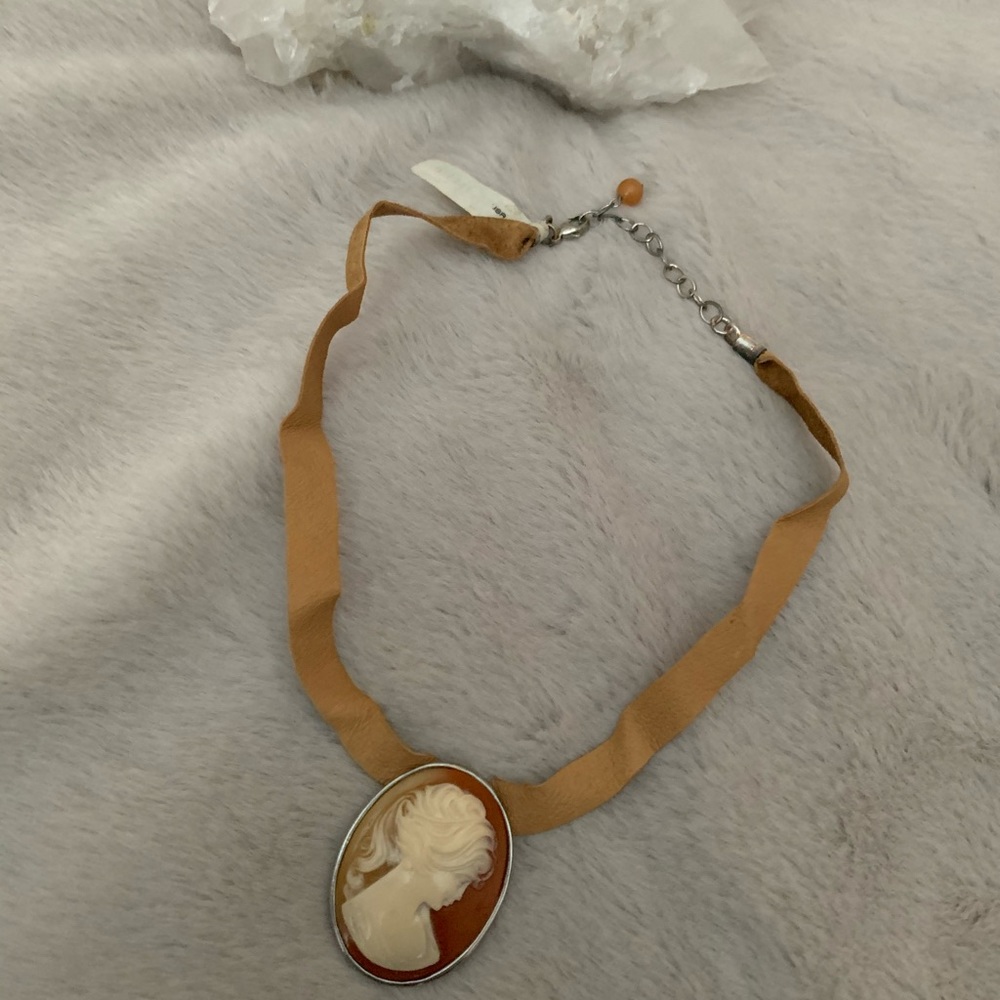 Banana Republic BNWT Vintage Choker 🪵